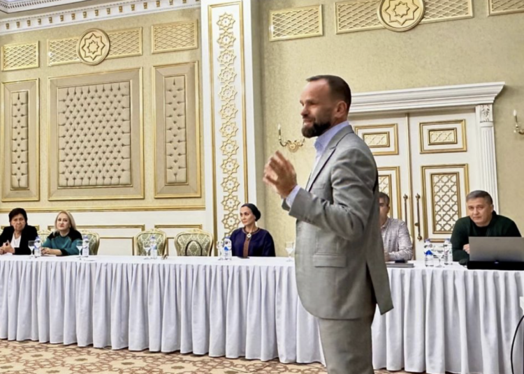 14 октября стартовал проект «Бизнес-клиника: повышение навыков по управлению персоналом» организованный Европейским Банком Реконструкции и Развития в сотрудничестве с компанией Маслахатлы Чозгут 6 On October 14, the project "Business Clinic: Improving HR Management Skills" was launched